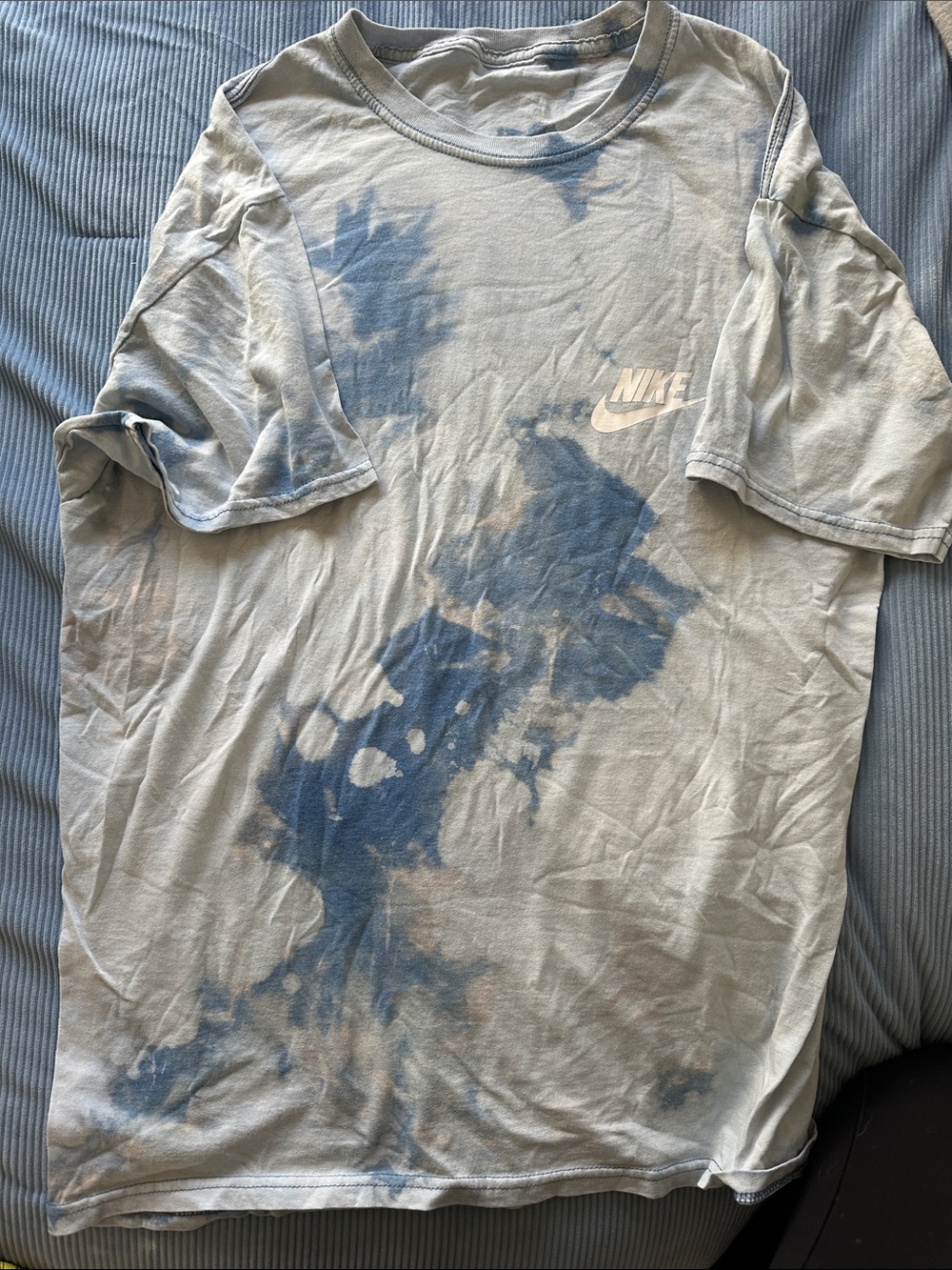 Nike Men’s Light Blue and Blue Tie-Dye Short Sleeve Tee